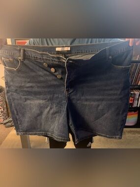 ELOQUII Indigo Denim Shorts